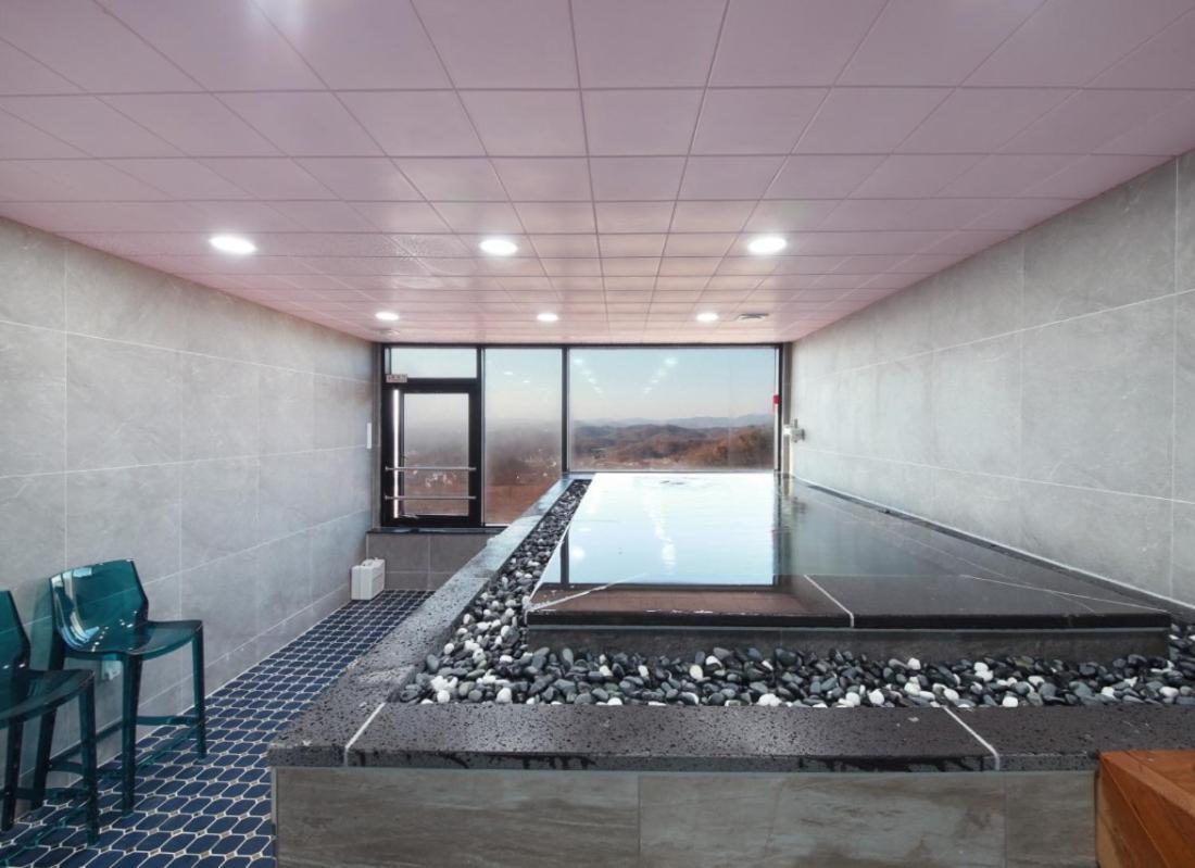 Wj Hotel Pool House Wonju Extérieur photo