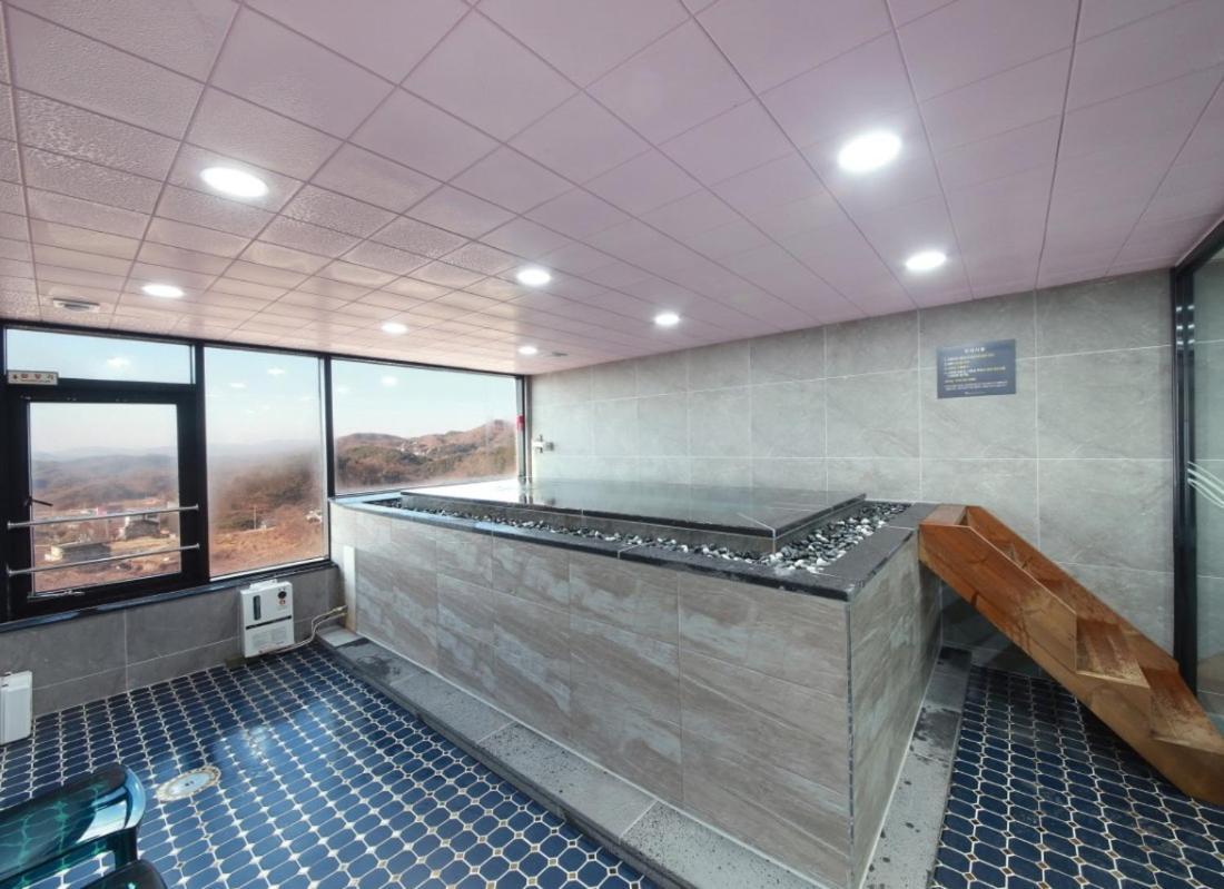 Wj Hotel Pool House Wonju Extérieur photo