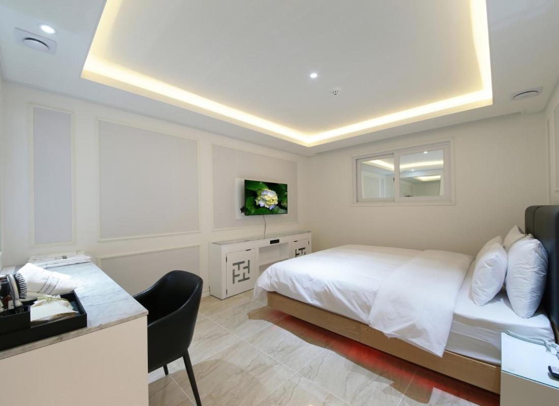 Wj Hotel Pool House Wonju Extérieur photo