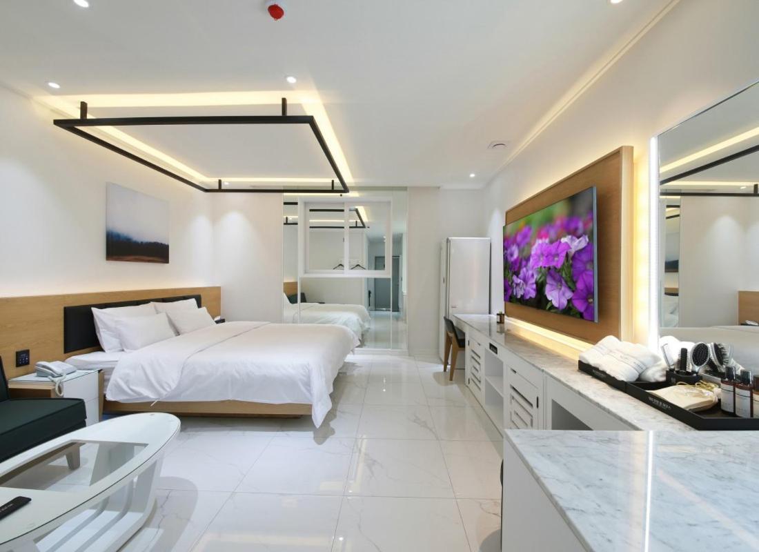 Wj Hotel Pool House Wonju Extérieur photo