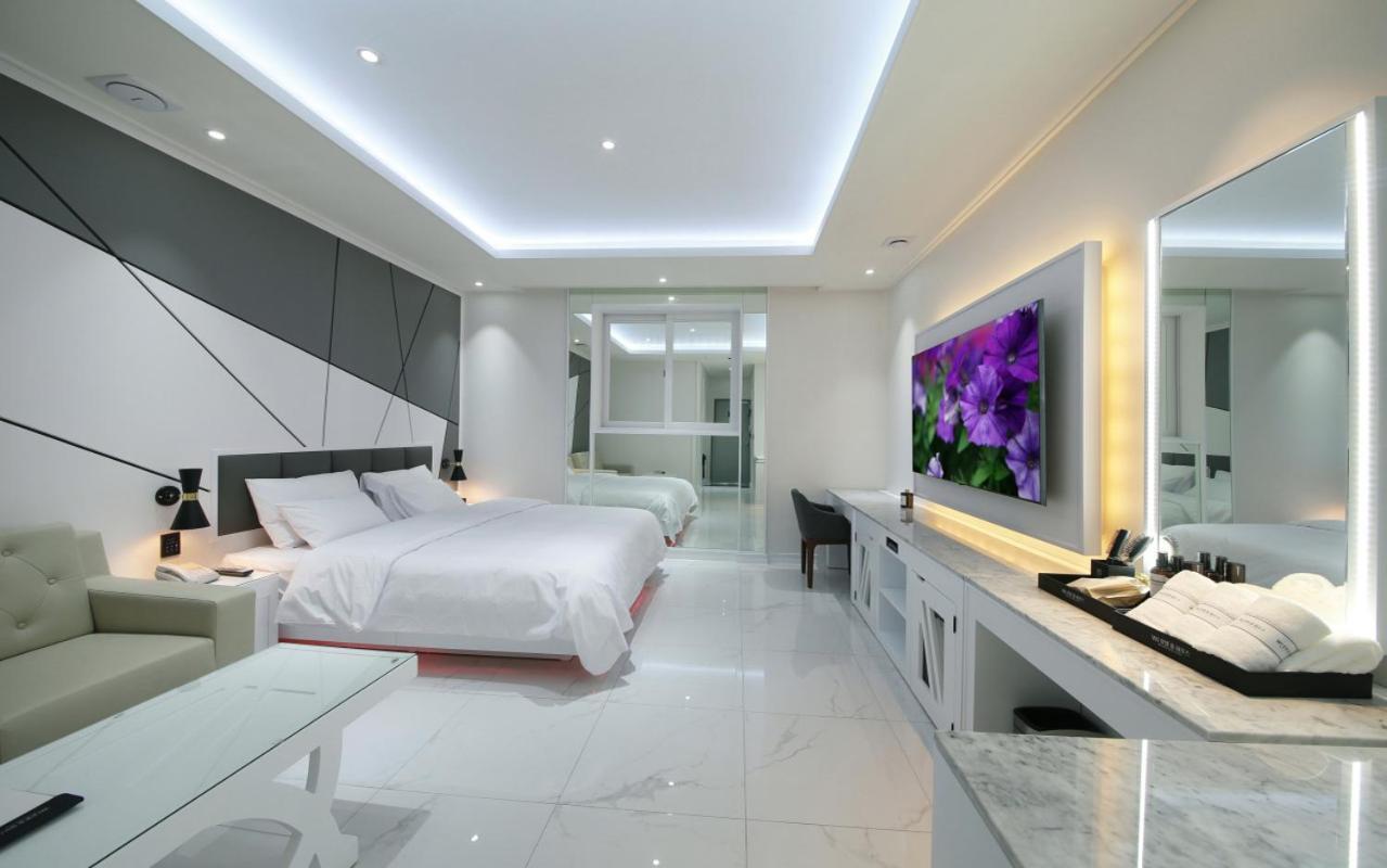 Wj Hotel Pool House Wonju Extérieur photo